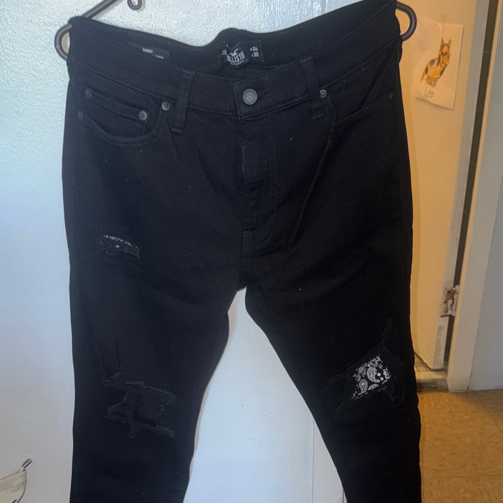 Men's Black Distressed Jeans